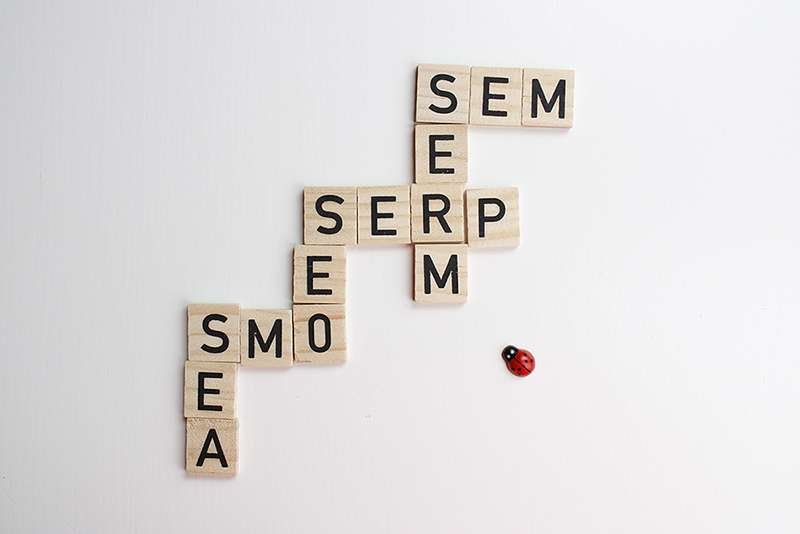 acronymes-incontournables-en-marketing-digital2-merve-sehirli-nasir-32stepscom