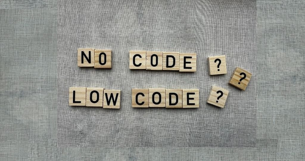 No_code_Low-Code_mervesehirlinasir_32stepscom
